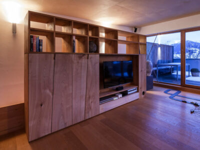 Wohnzimmerwand – leben mit stil, massivholz